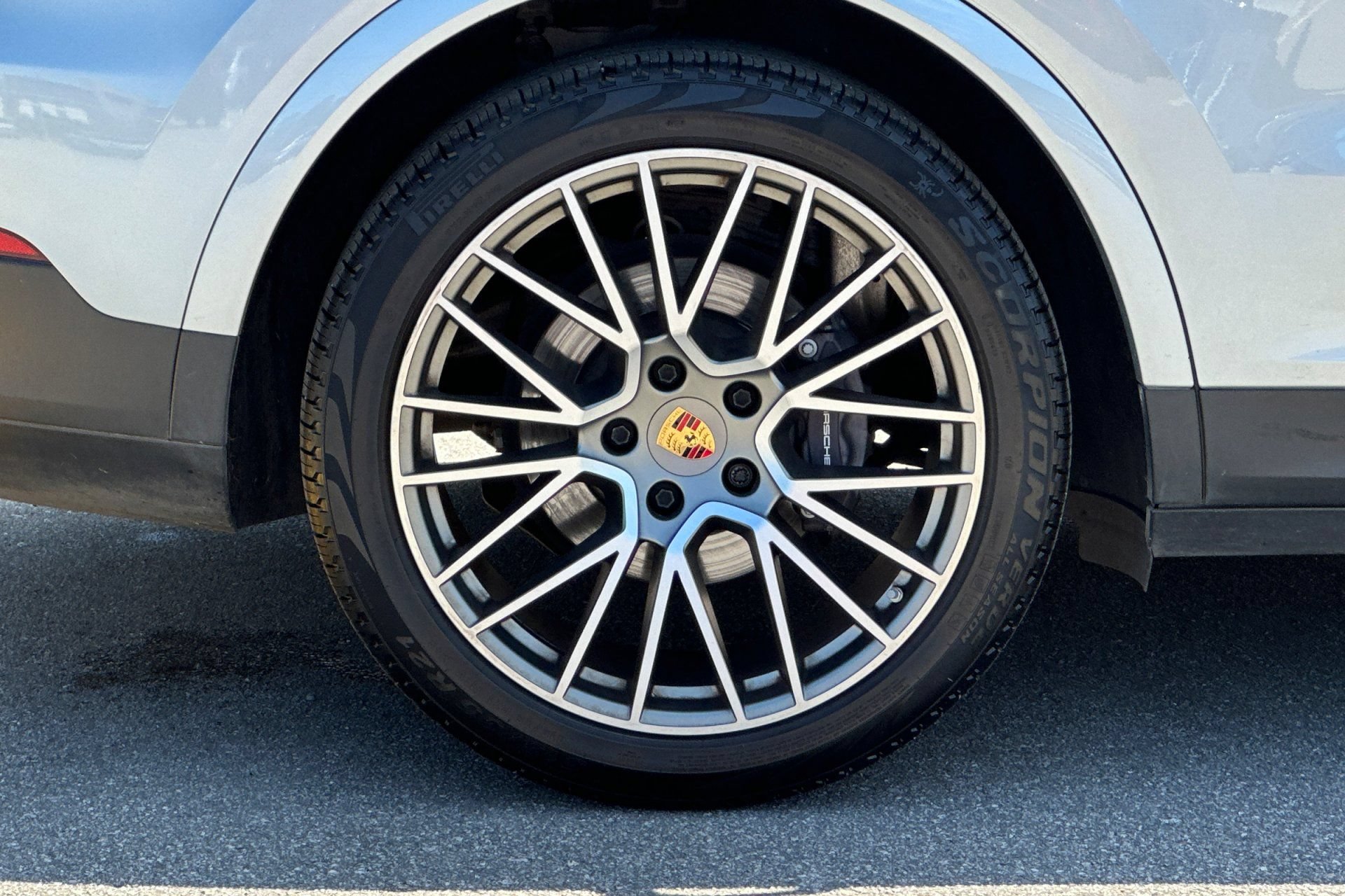 Certified 2023 Porsche Cayenne AWD/4WD image 43