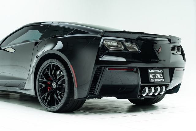 Used 2015 Chevrolet Corvette Z06 w/ 3LZ Preferred Equipment Group RWD image 20