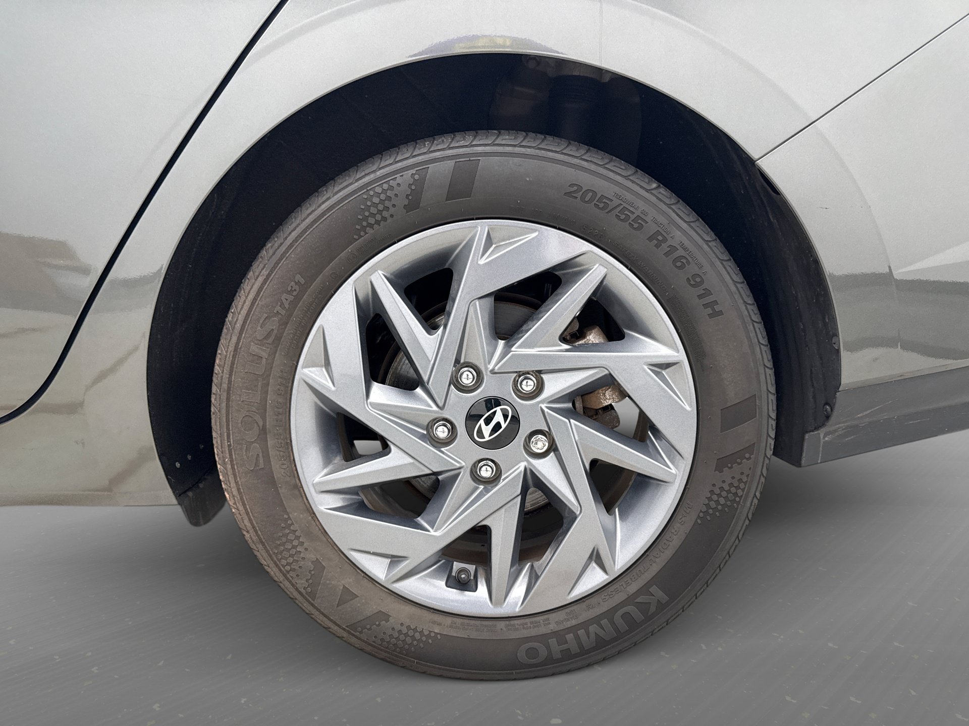 Used 2024 Hyundai Elantra SEL FWD image 25