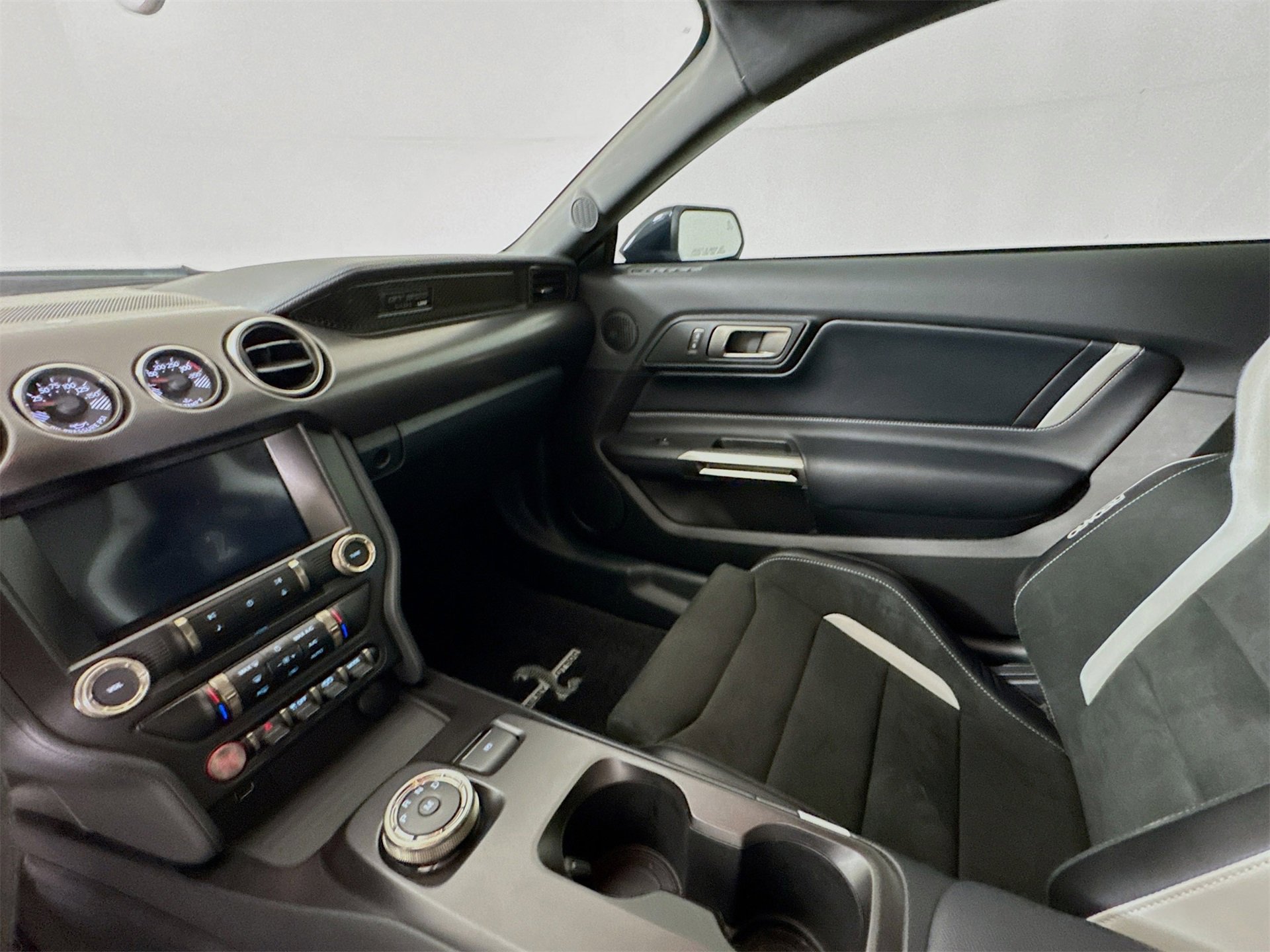 Used 2020 Ford Mustang Shelby GT500 w/ Technology Package image 23