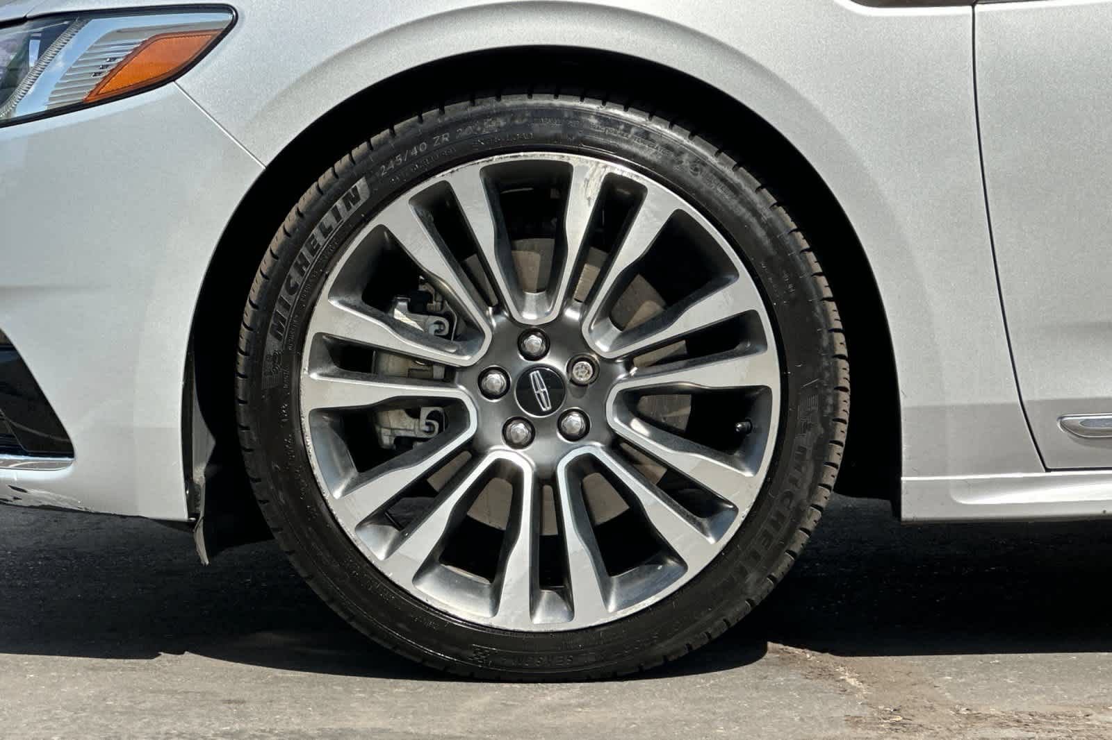 Used 2017 Lincoln Continental Select FWD image 27