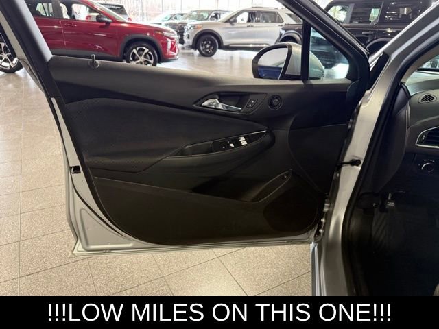 Used 2017 Chevrolet Cruze LS image 21