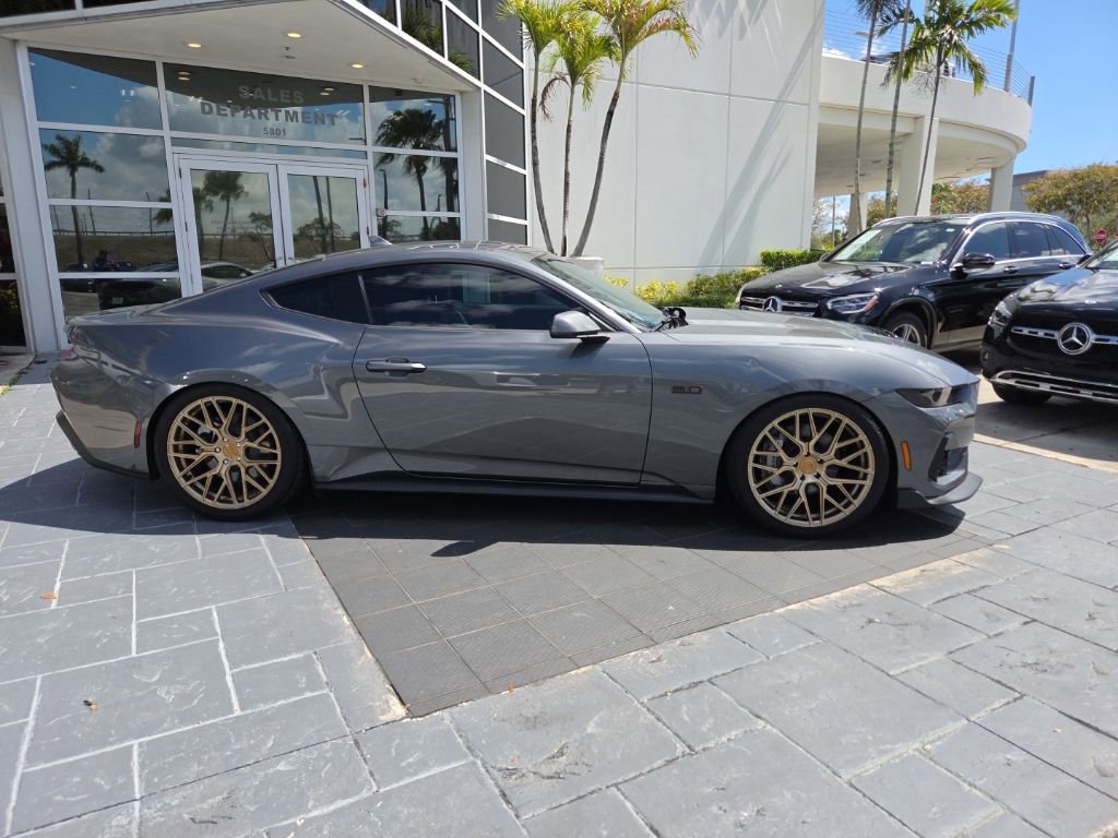 Used 2025 Ford Mustang GT Premium image 7