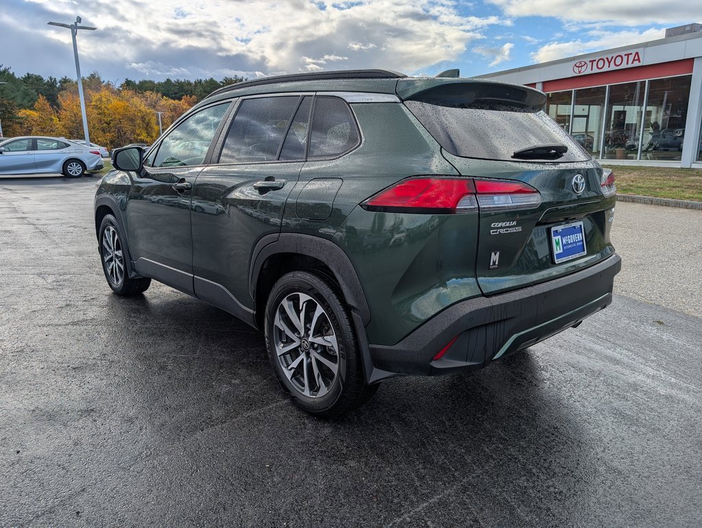 Used 2024 Toyota Corolla Cross XLE w/ Convenience Package image 3