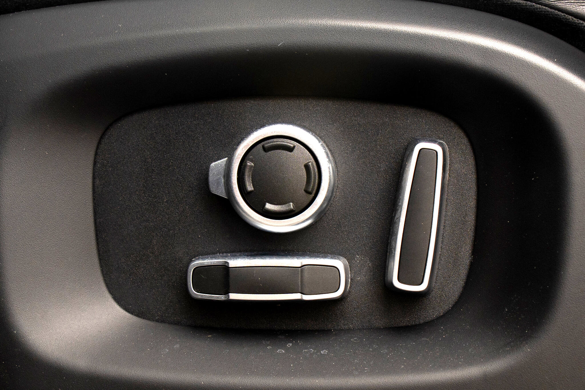 Used 2016 Land Rover Range Rover Long Wheelbase Supercharged image 13