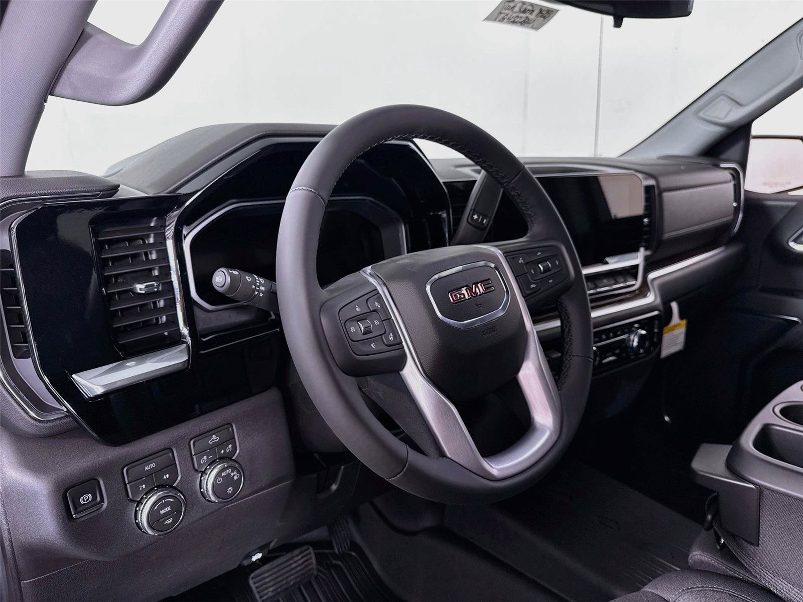 New 2026 GMC Sierra 1500 SLE w/ Preferred Package AWD/4WD image 3