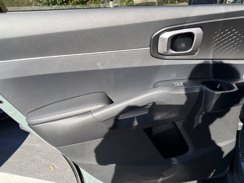 Used 2025 Kia Sorento EX w/ EX Panoramic Sunroof Package FWD image 13