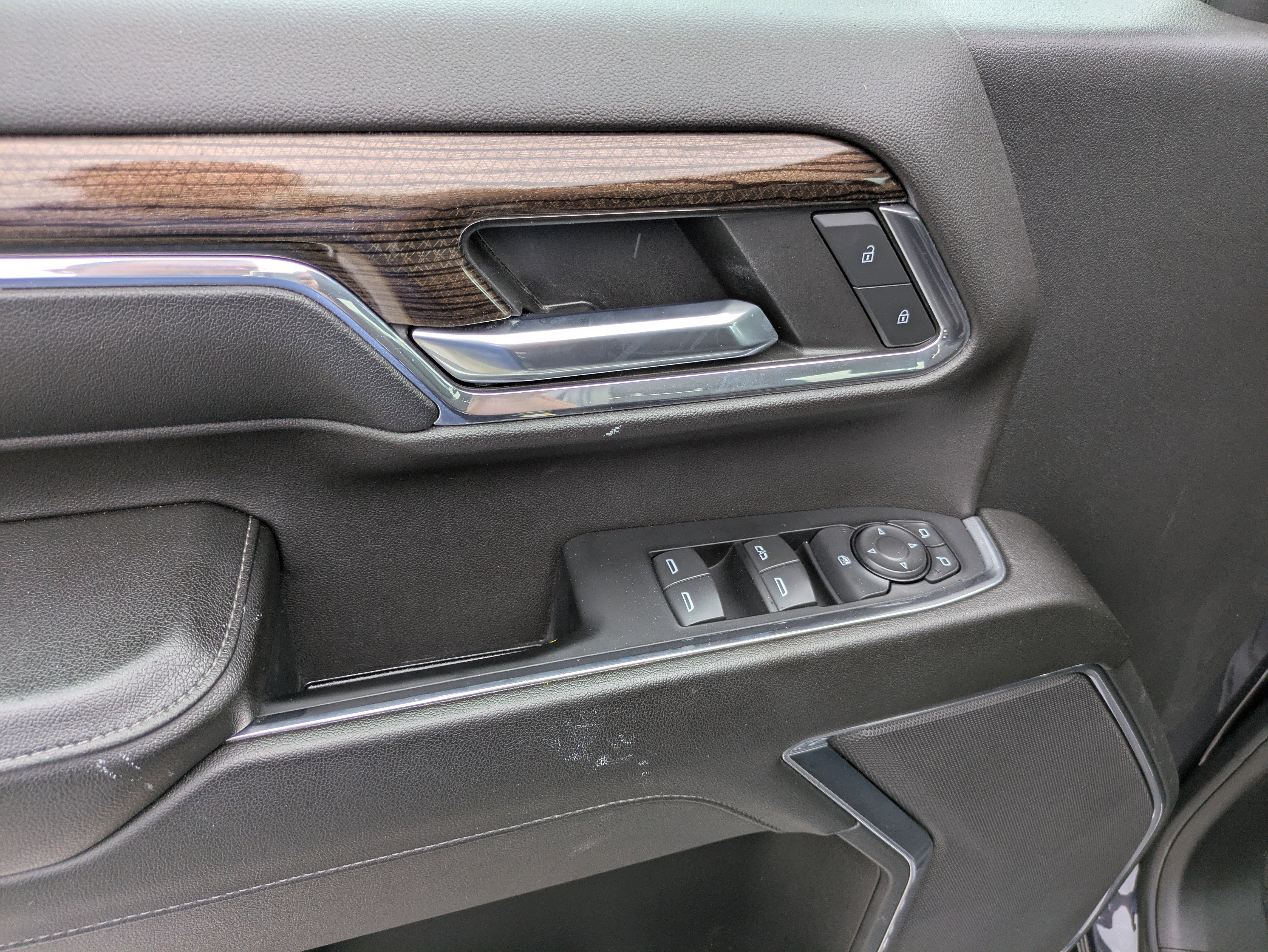 Used 2024 Chevrolet Silverado 2500 LT image 12