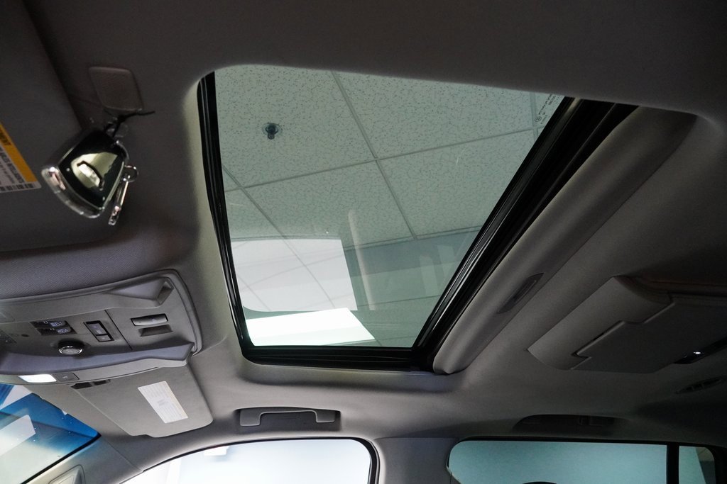 Used 2017 Cadillac Escalade ESV Premium Luxury image 3