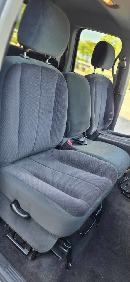 Used 2004 Dodge Ram 2500 Truck SLT w/ Sport Appearance Group AWD/4WD image 12
