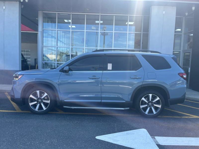 Used 2024 Honda Pilot Touring image 3