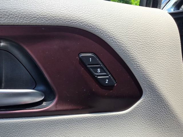 Used 2020 Chrysler Pacifica Limited FWD image 17