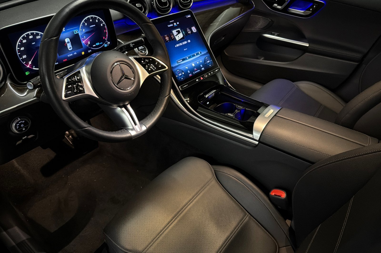 Used 2022 Mercedes-Benz C 300 Sedan image 9