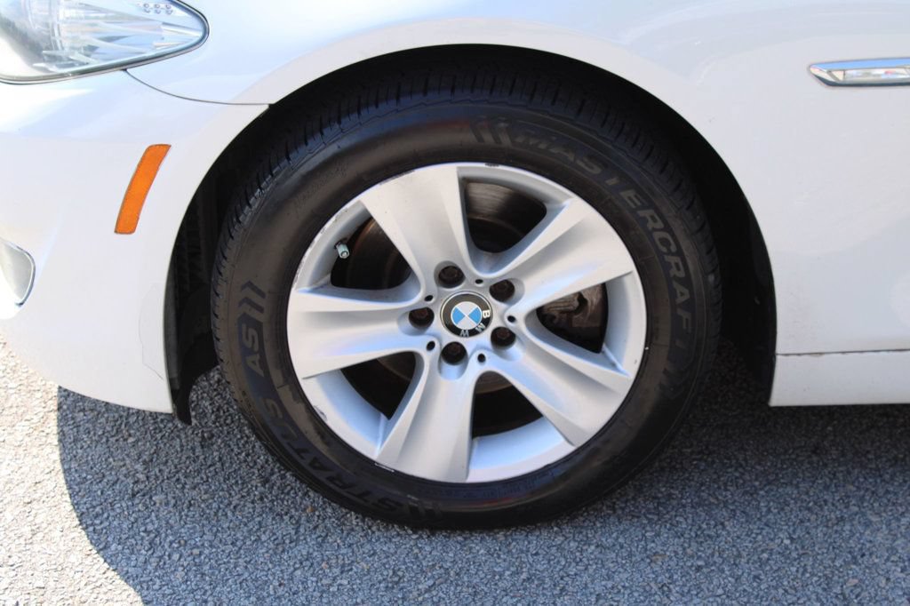 Used 2011 BMW 528i Sedan RWD image 38