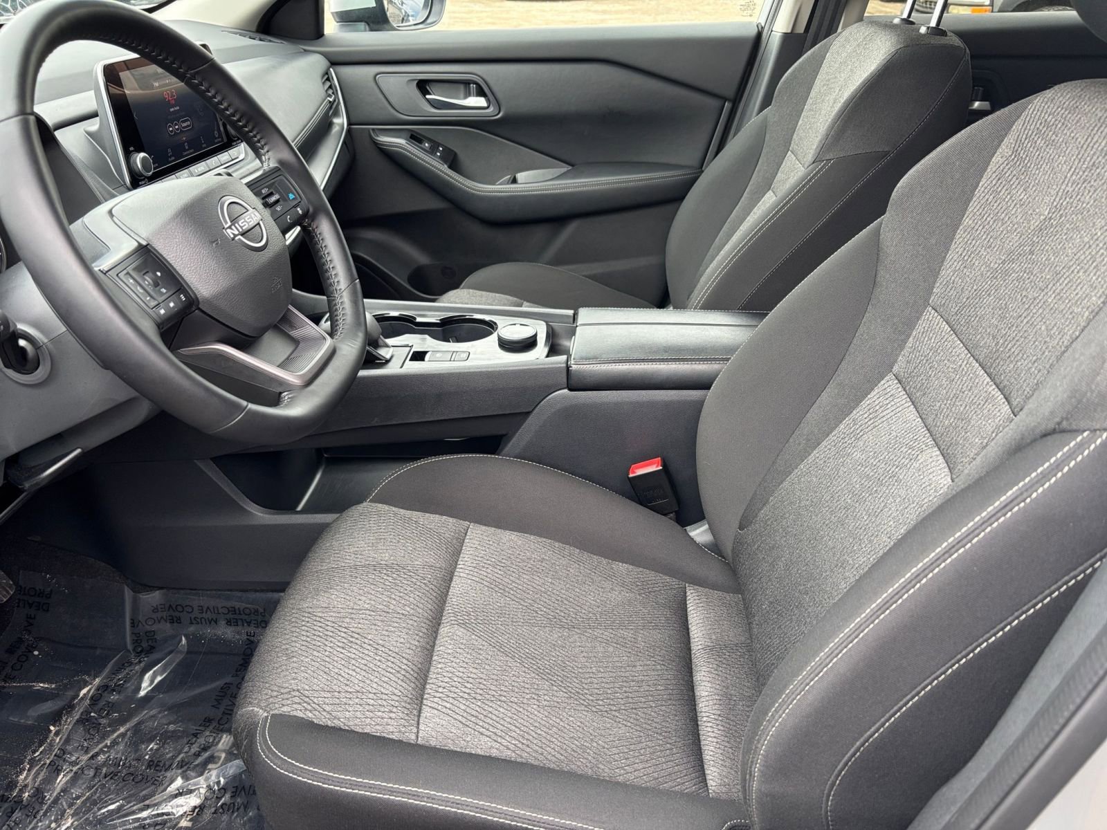 Used 2025 Nissan Rogue SV AWD/4WD image 29