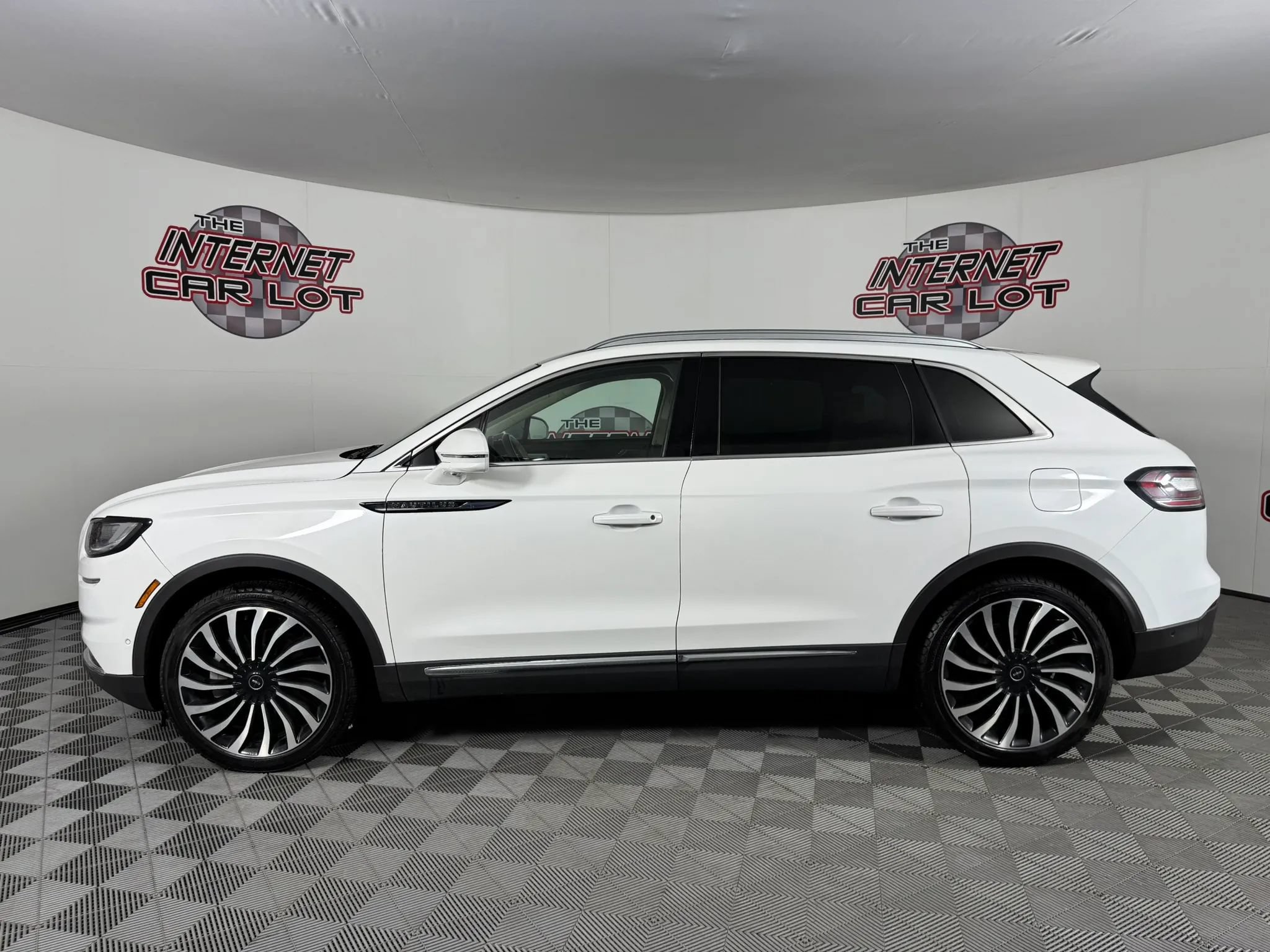 Used 2021 Lincoln Nautilus Black Label w/ Cargo Utility Package AWD/4WD image 4