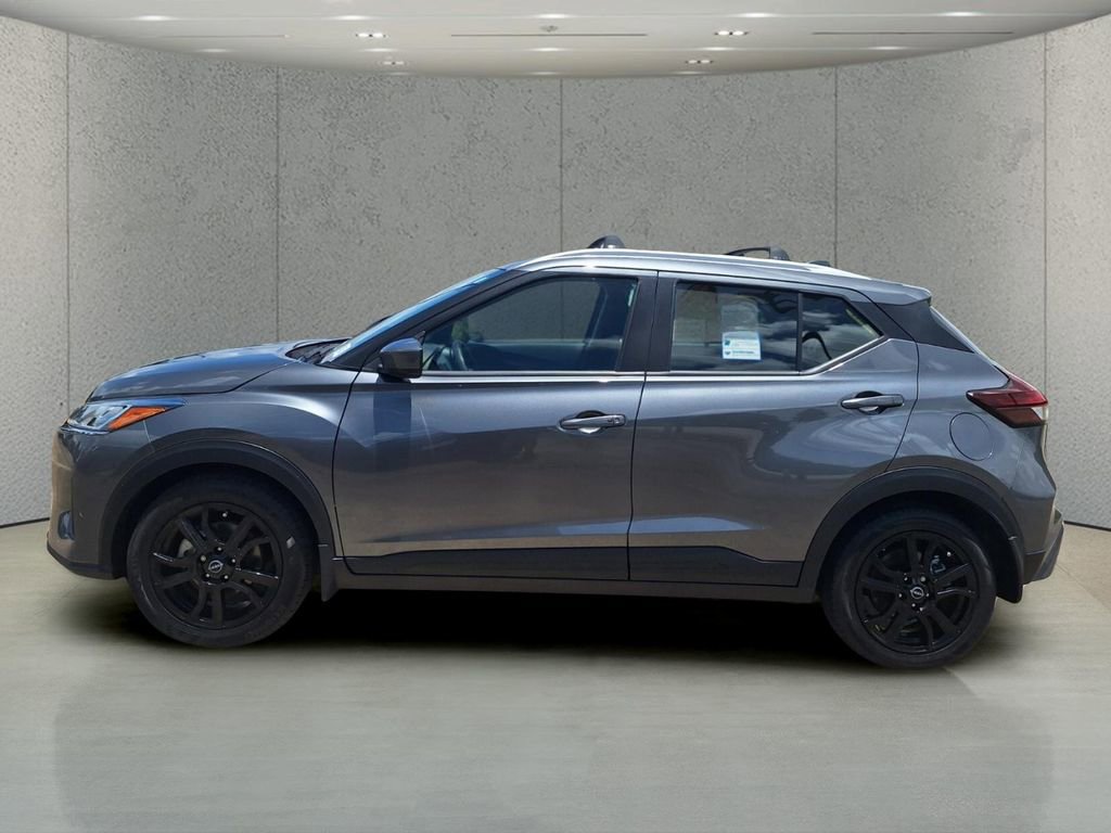 Used 2024 Nissan Kicks SV w/ Exterior Package FWD image 2
