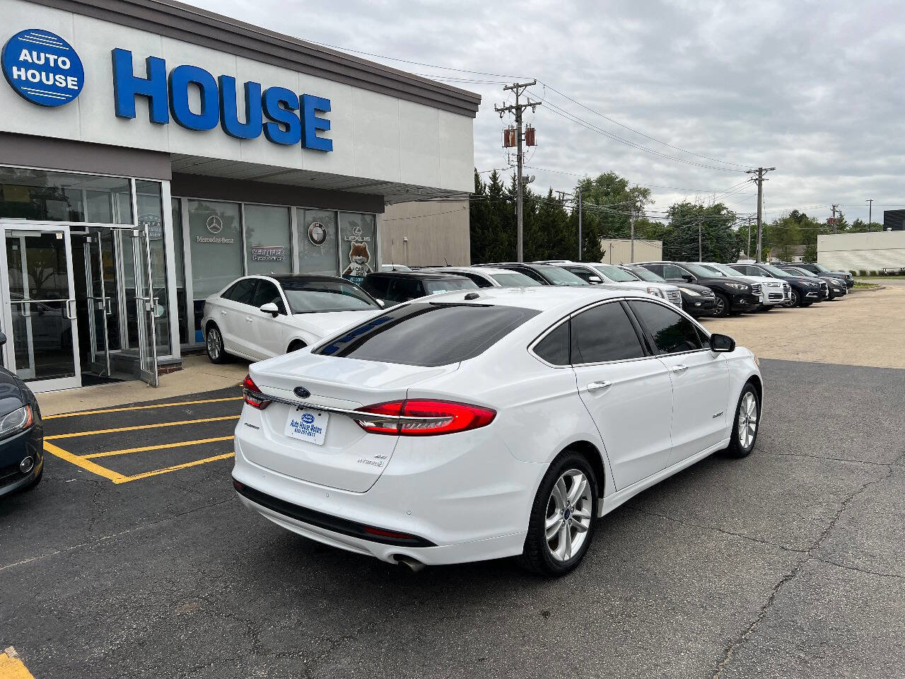 Used 2018 Ford Fusion SE w/ Equipment Group 602A FWD image 10