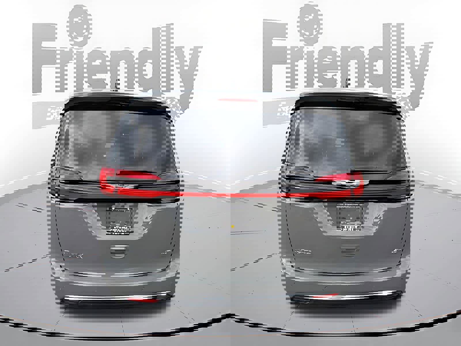 Used 2023 Chrysler Pacifica Touring-L image 6