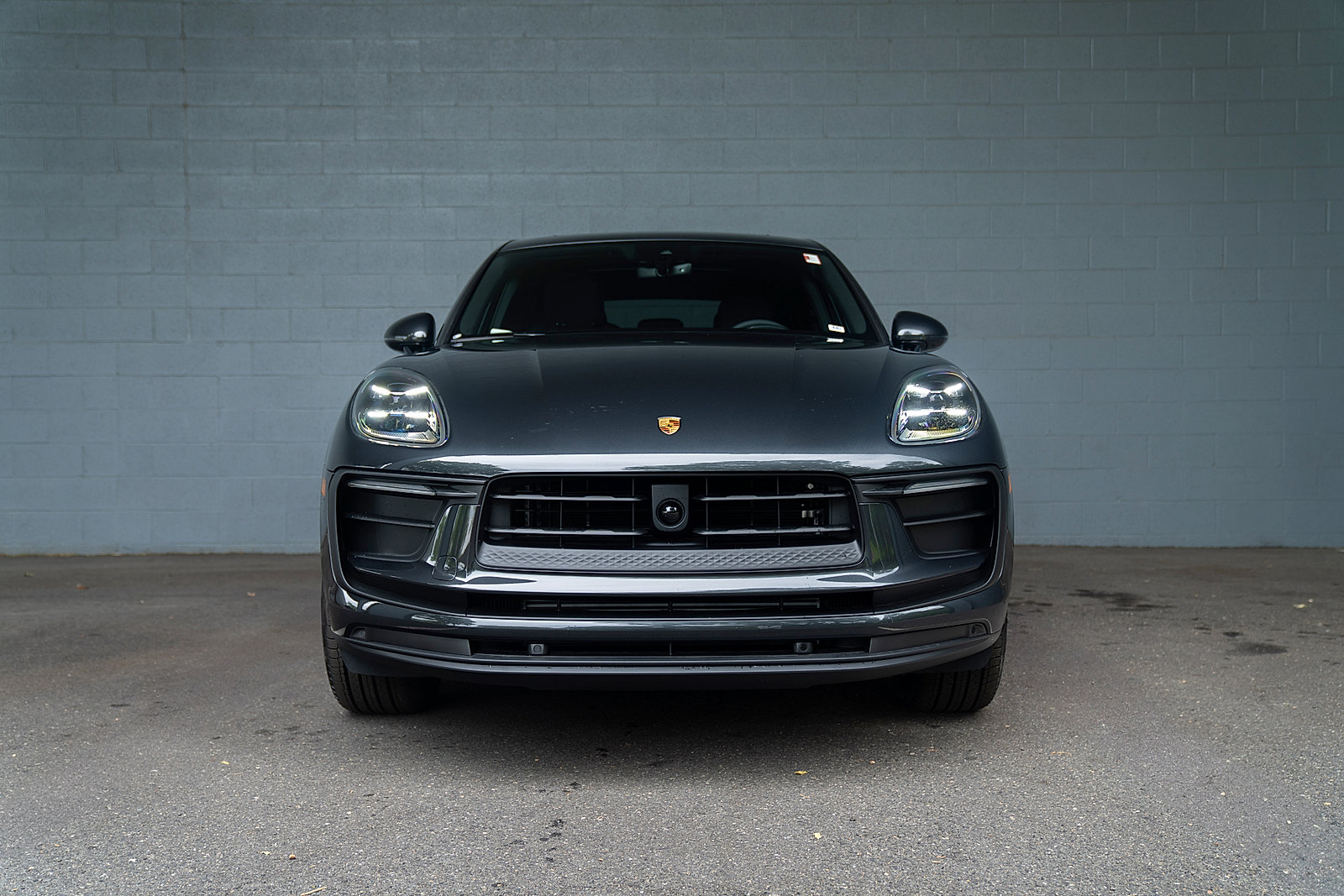 Used 2025 Porsche Macan Base image 24