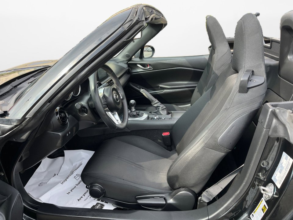 Used 2019 MAZDA MX-5 Miata Sport w/ I-ACTIVSENSE Sport Package image 11