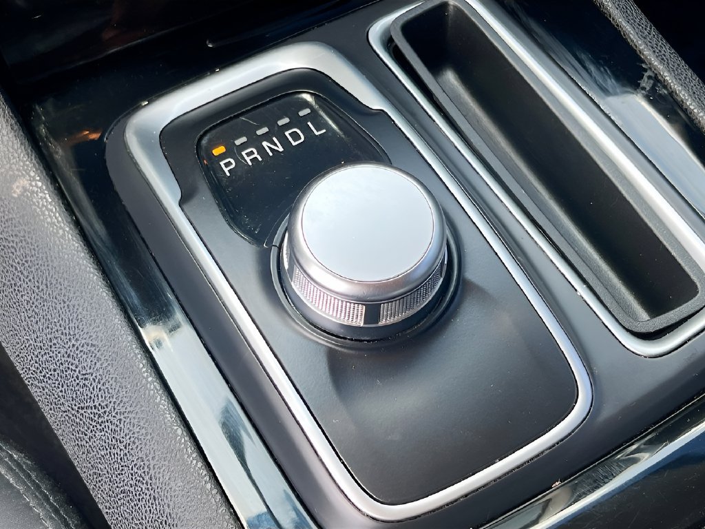 Used 2023 Chrysler 300 Touring RWD image 16