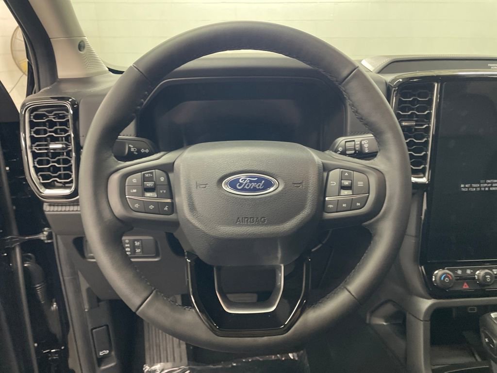 New 2025 Ford Ranger Lariat w/ FX4 Off-Road Package image 17