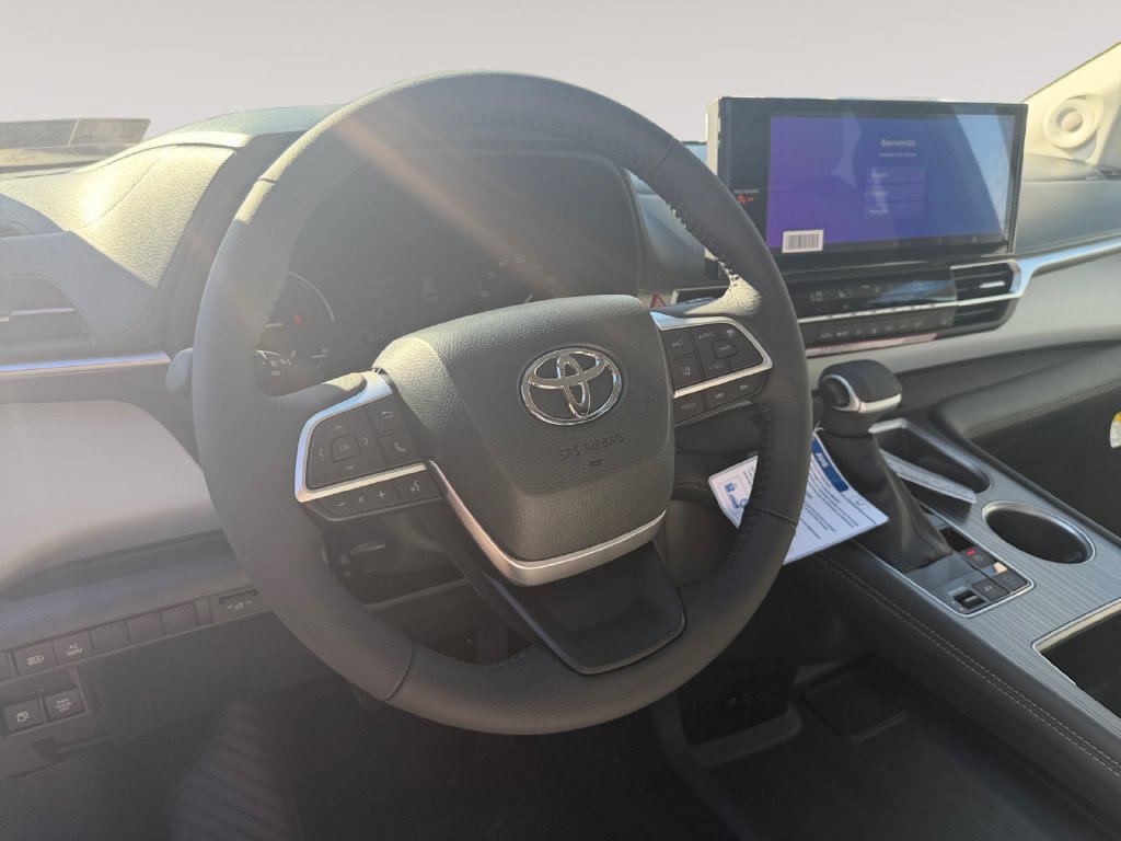 New 2026 Toyota Sienna XLE AWD/4WD image 12
