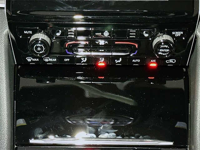 New 2025 Jeep Grand Cherokee 4WD image 10