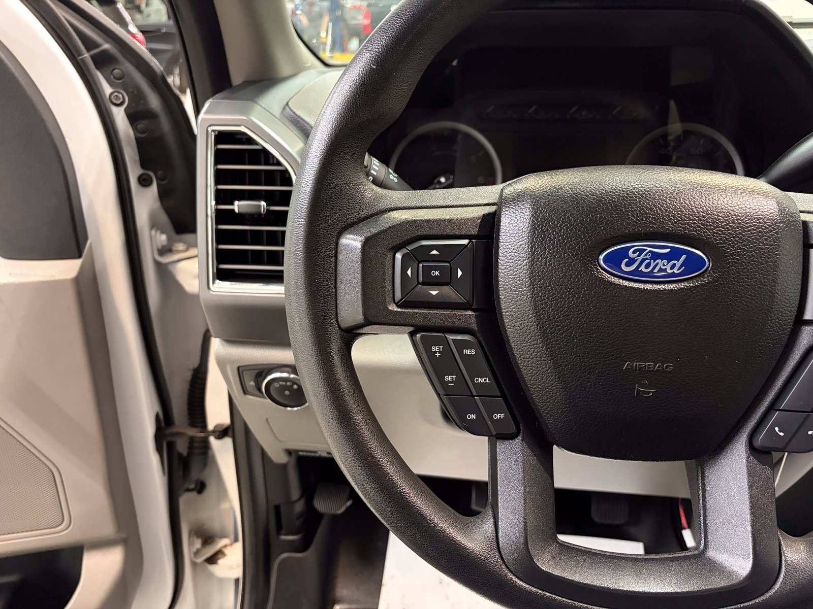Used 2018 Ford F250 XLT AWD/4WD image 14