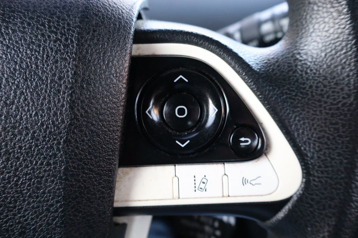 Used 2017 Toyota Prius Two image 30