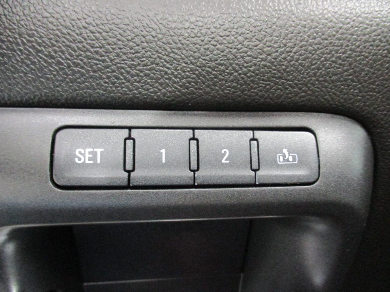 Used 2018 GMC Sierra 1500 SLT AWD/4WD image 16