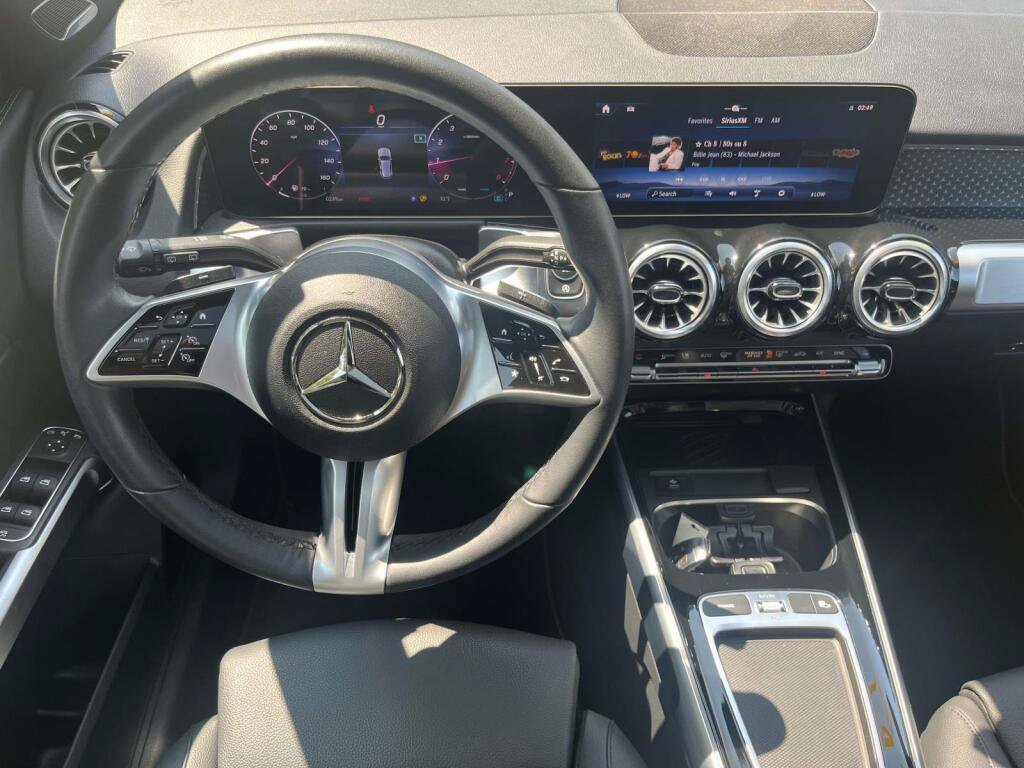 Certified 2024 Mercedes-Benz GLB 250 4MATIC image 2