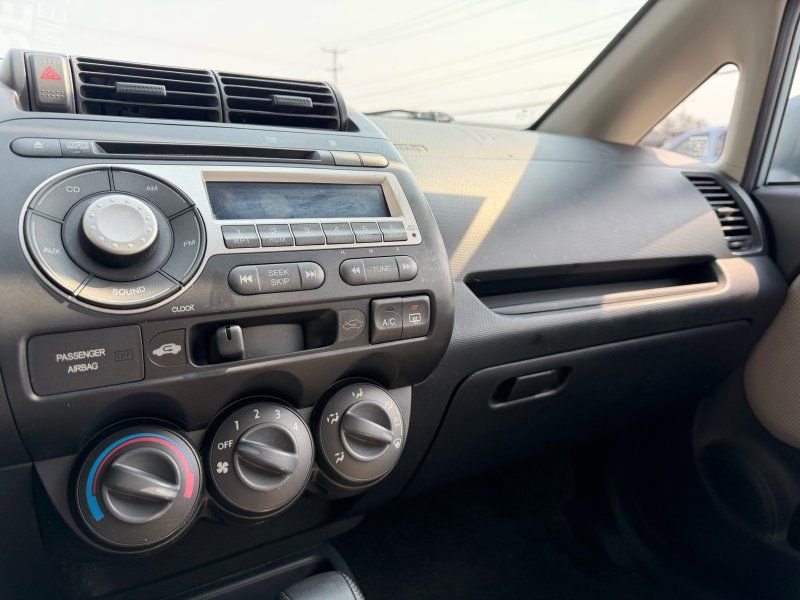 Used 2007 Honda Fit image 9