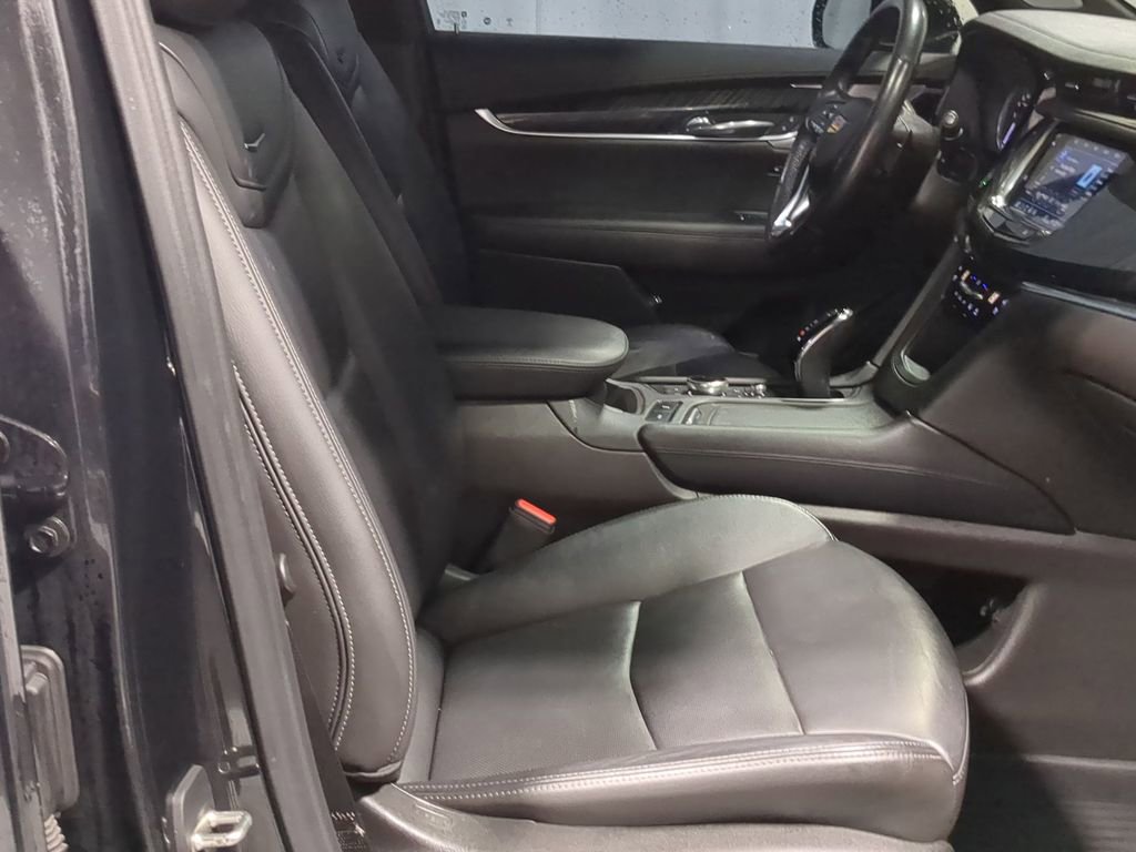 Used 2023 Cadillac XT6 Premium Luxury image 39