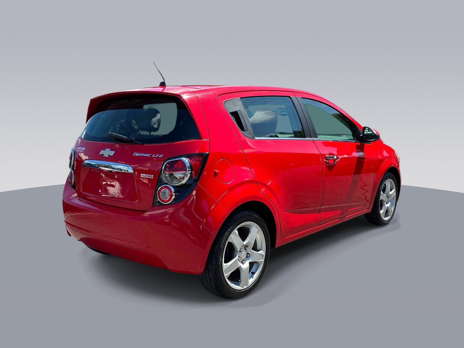 Used 2015 Chevrolet Sonic LTZ FWD image 6