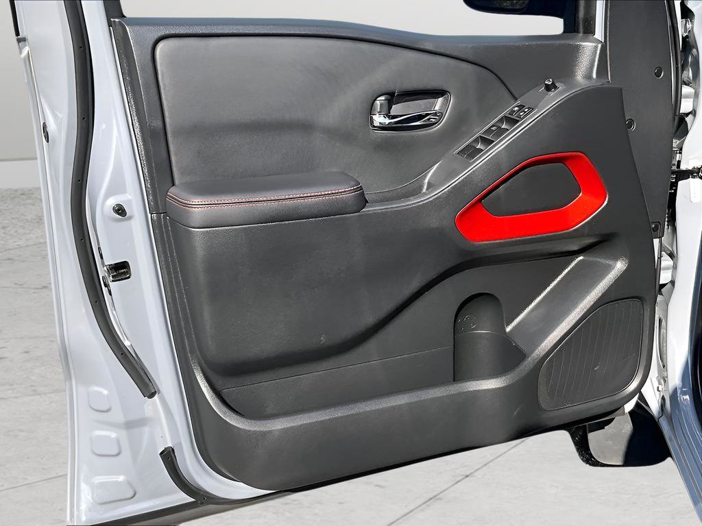 Used 2024 Nissan Frontier Pro-X image 23