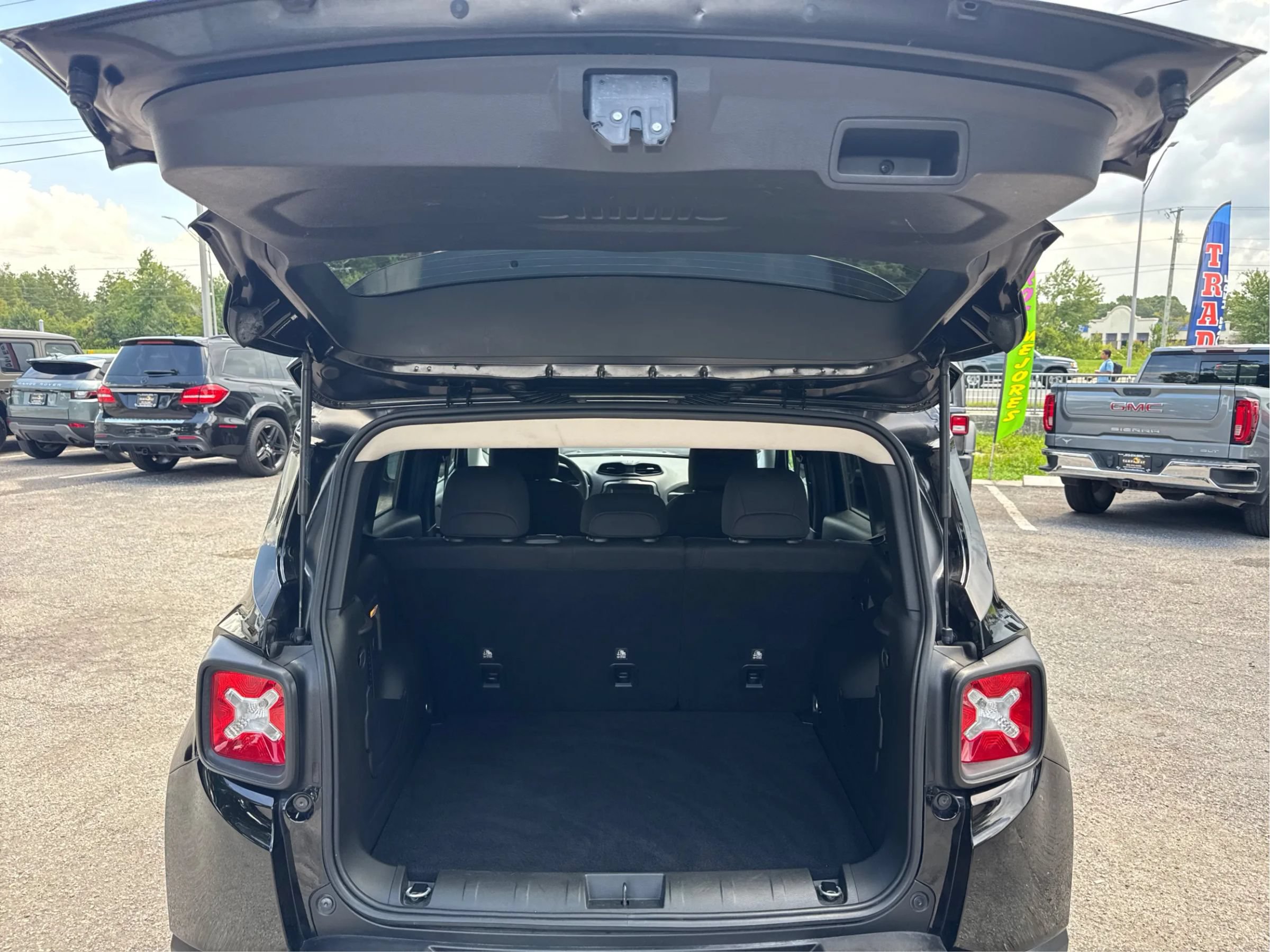 Used 2021 Jeep Renegade Sport FWD image 11
