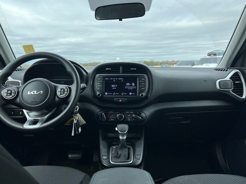 Used 2022 Kia Soul LX image 19