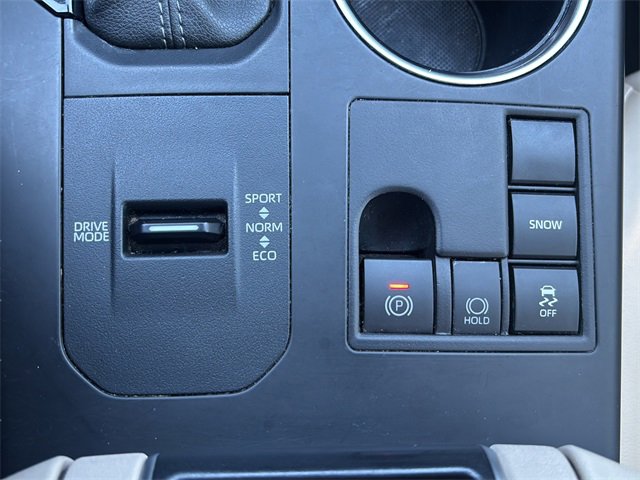 Used 2023 Toyota Highlander XLE image 32