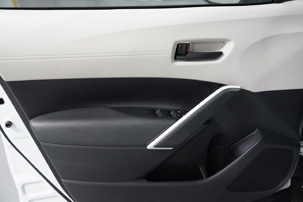 Certified 2026 Toyota Corolla Cross L FWD image 27