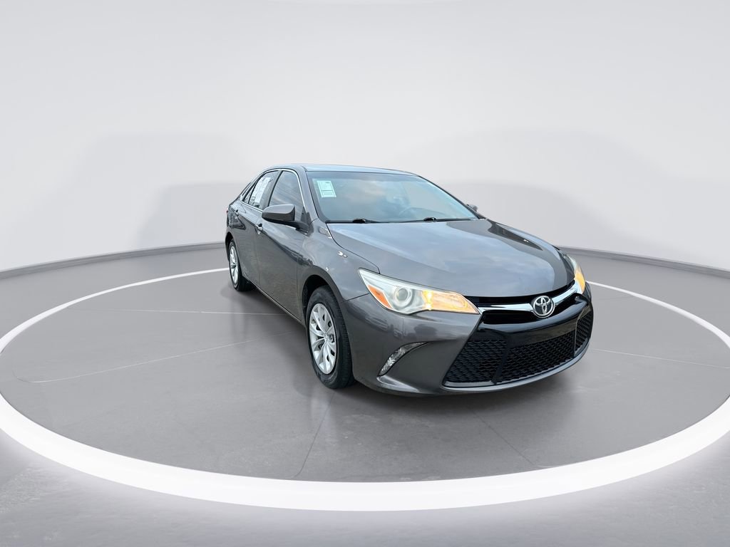 Used 2016 Toyota Camry LE image 2