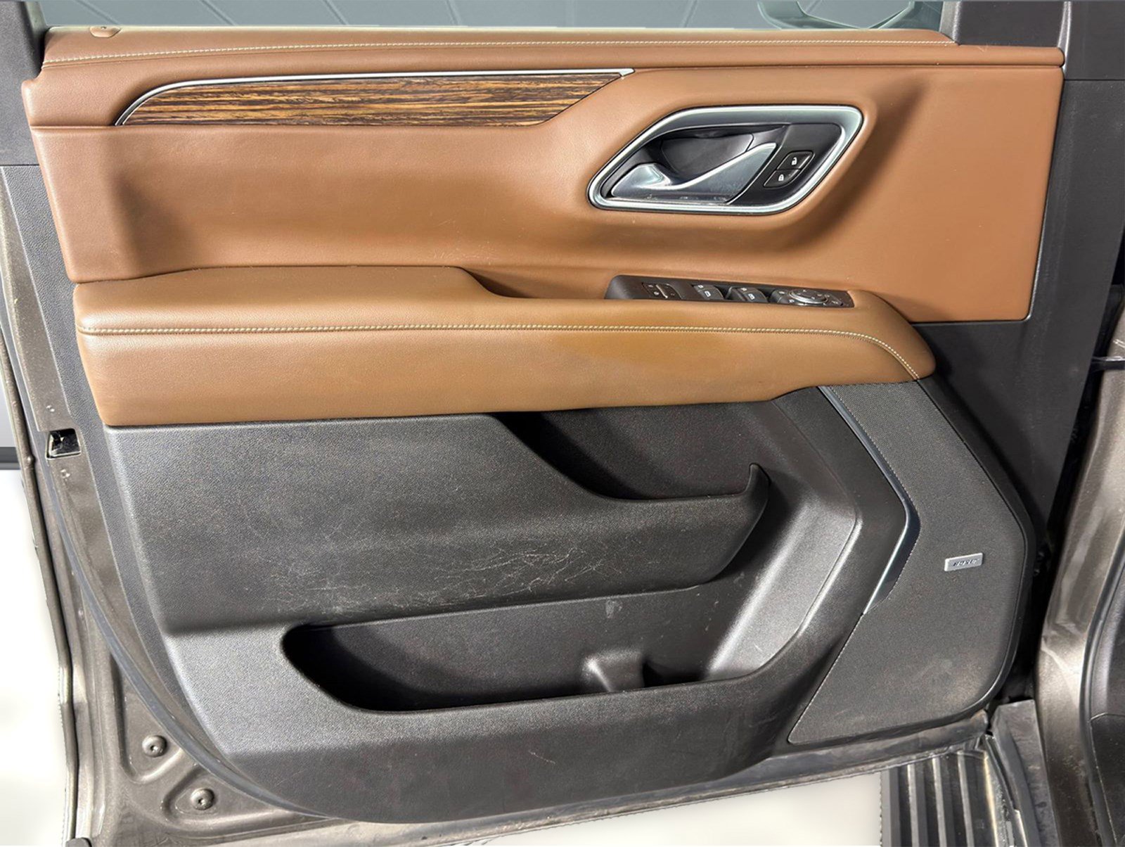 Used 2021 Chevrolet Tahoe High Country w/ Premium Package image 26