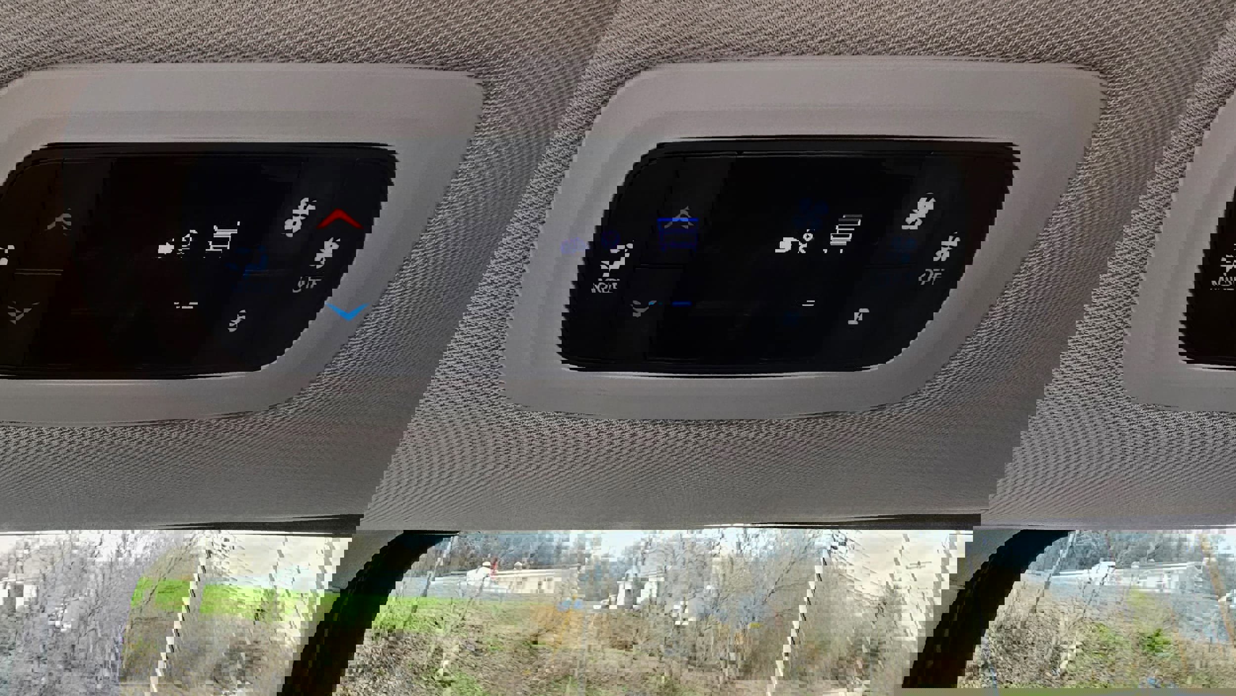 Used 2023 Chrysler Voyager LX image 16