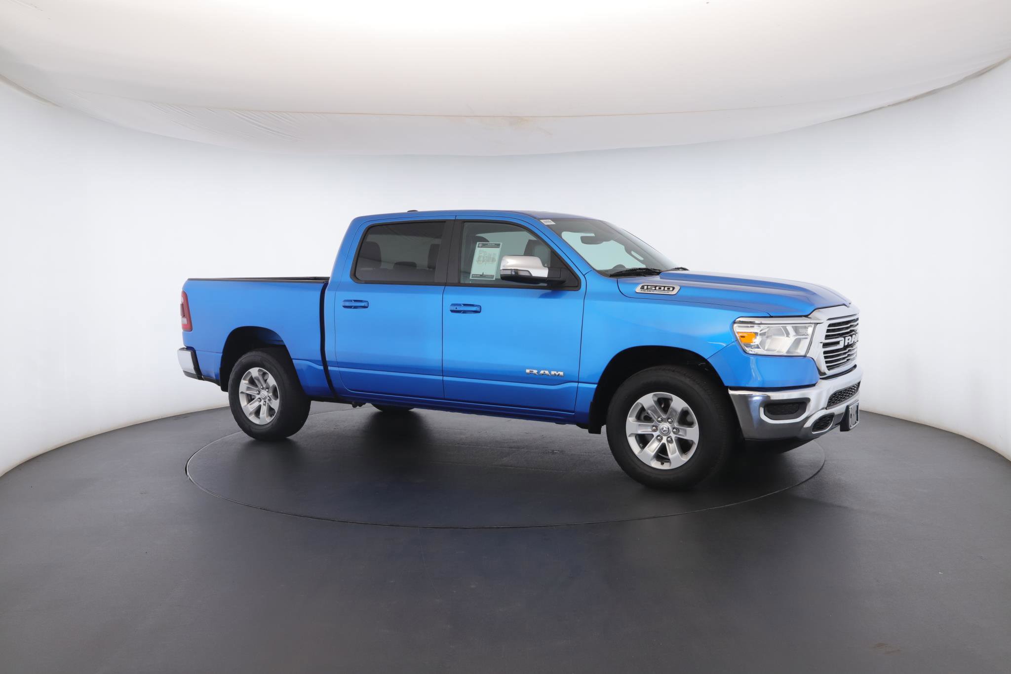 Used 2024 RAM 1500 Laramie AWD/4WD image 34