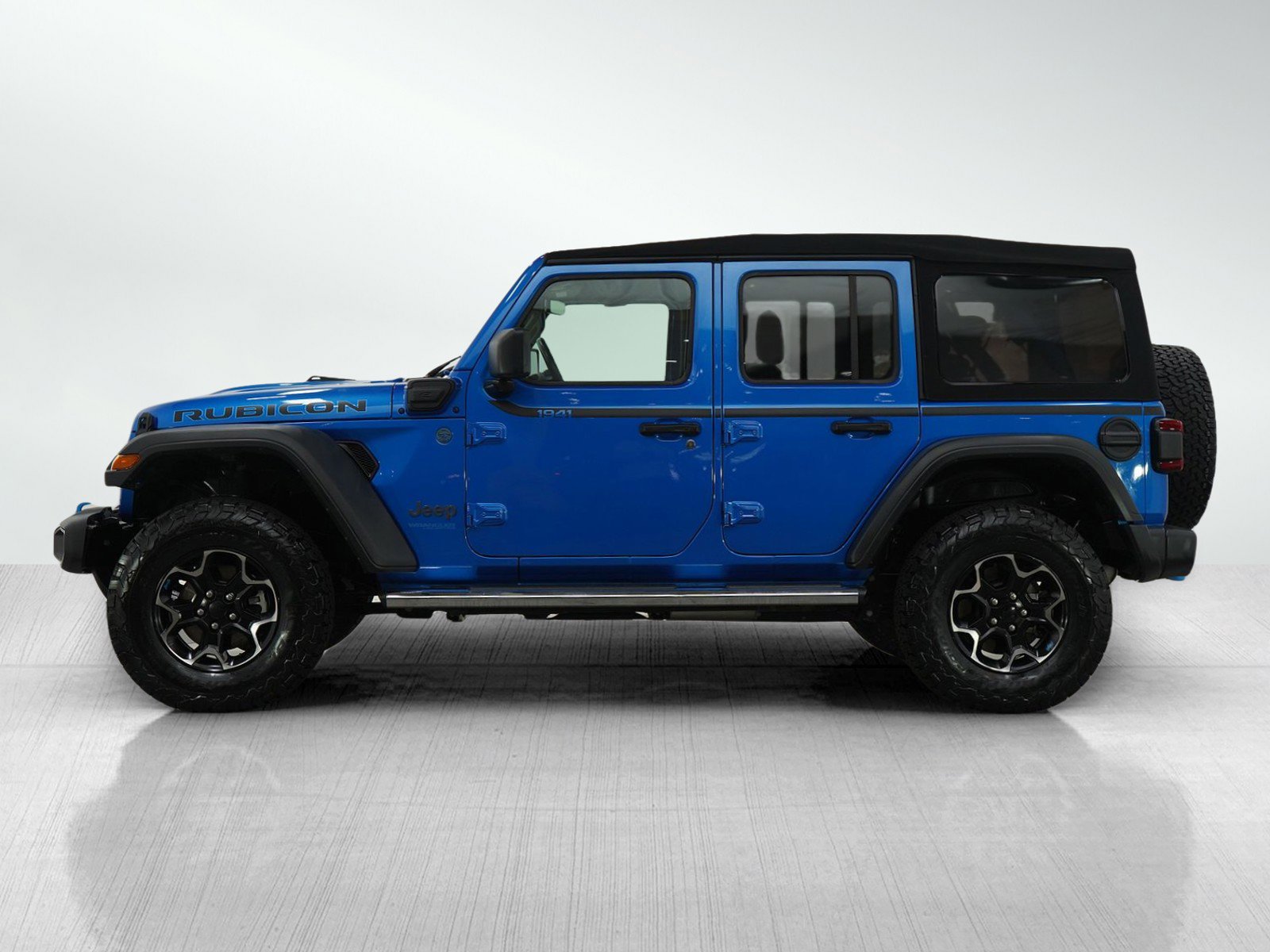 Used 2022 Jeep Wrangler Unlimited Rubicon 4xe w/ Cold Weather Group image 2