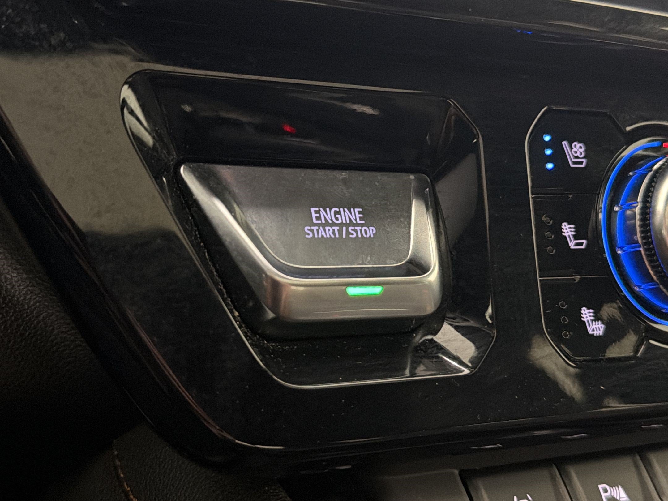 Used 2024 GMC Sierra 1500 AT4 w/ Technology Package AWD/4WD image 29