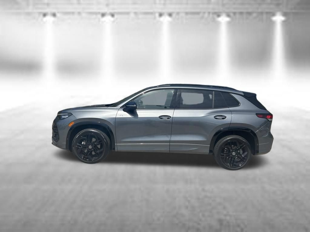Certified 2025 Volkswagen Tiguan SE R-Line AWD/4WD image 2