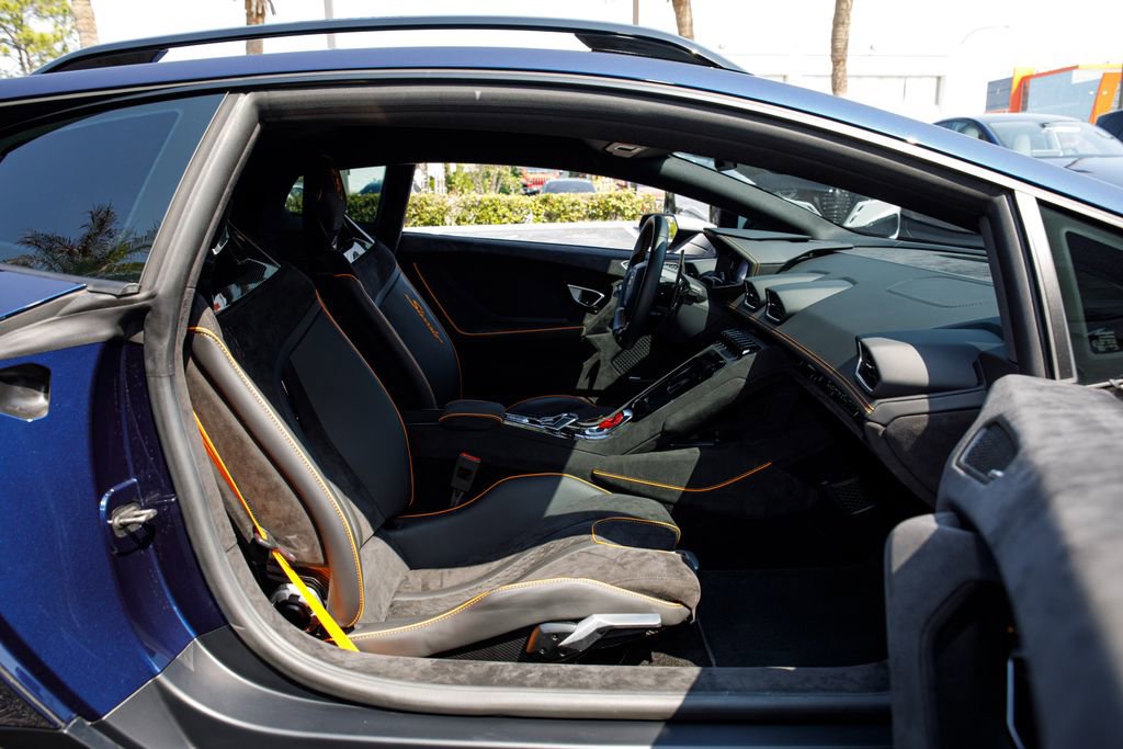 Used 2023 Lamborghini Huracan Sterrato image 45
