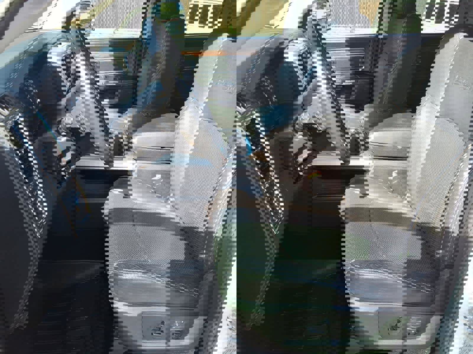 Used 2016 RAM 2500 Laramie w/ Protection Group image 22